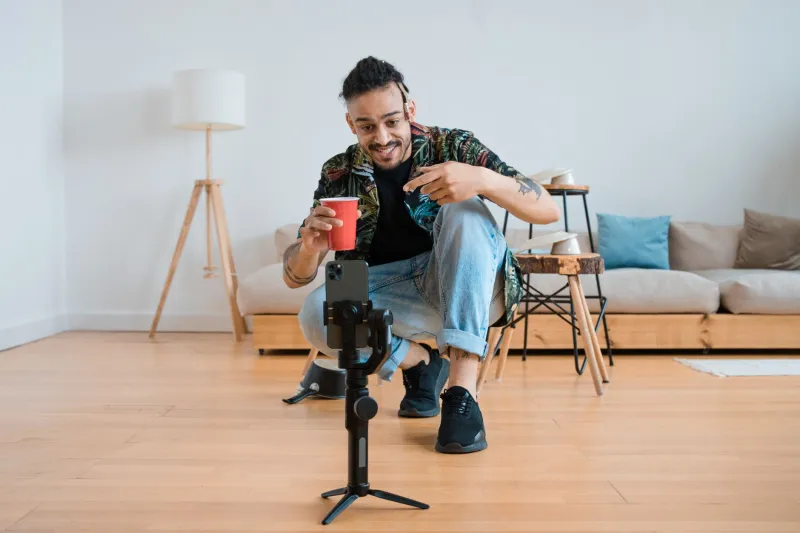 Sixty Seconds at a Time: How Gen Z Turned Breaking News Into a New Kind of Storytelling
